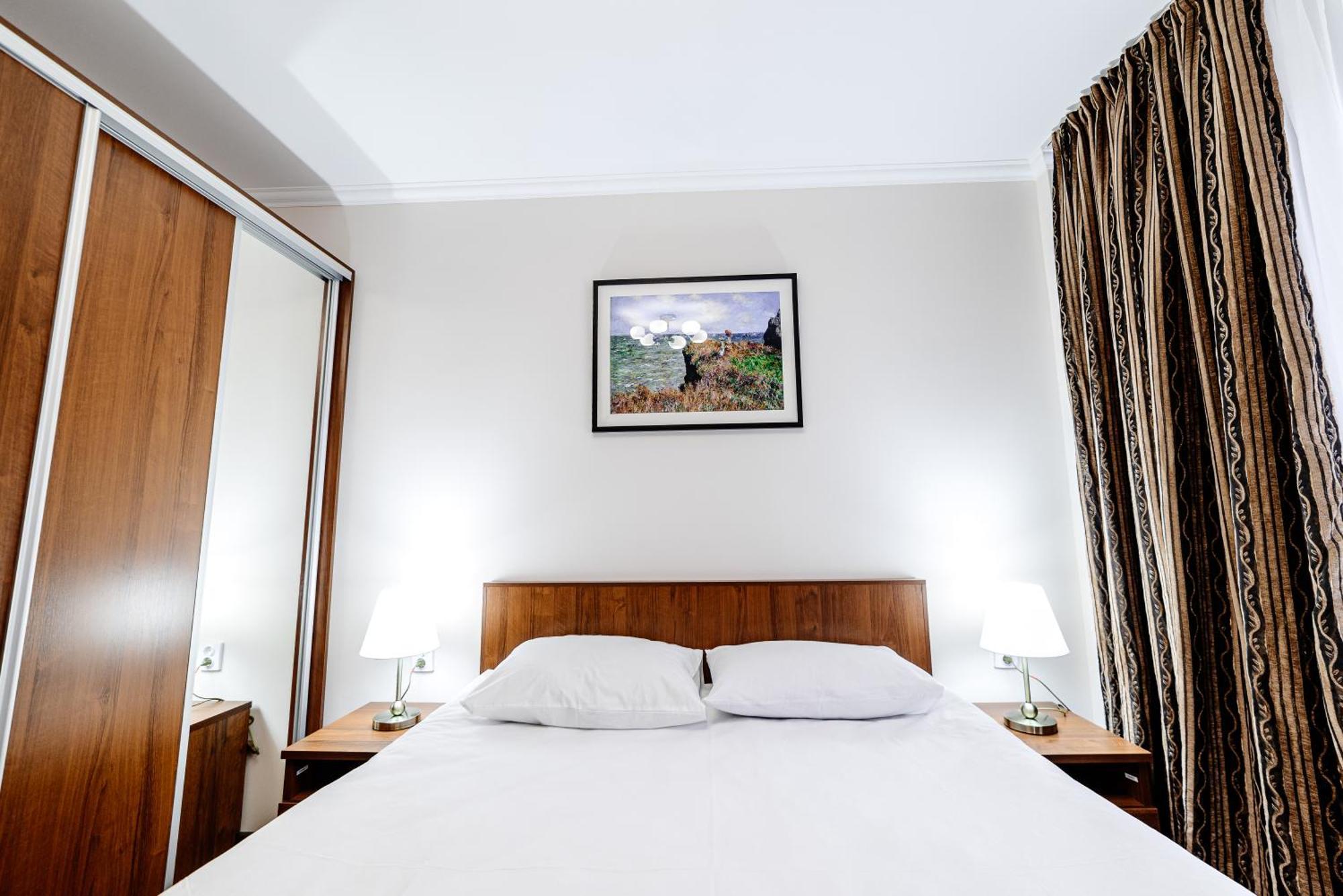 Chagala Hotel Aksai Aksay Bagian luar foto